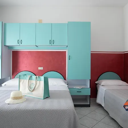 - Villaggio Calypso 公寓式酒店 滨海库普拉