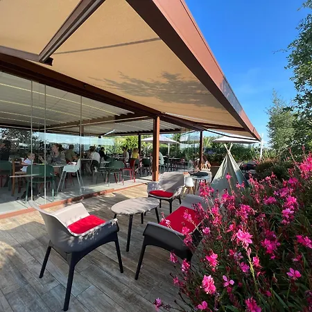 Ξενοδοχείο με διαμερίσματα - Villaggio Calypso Cupra Marittima